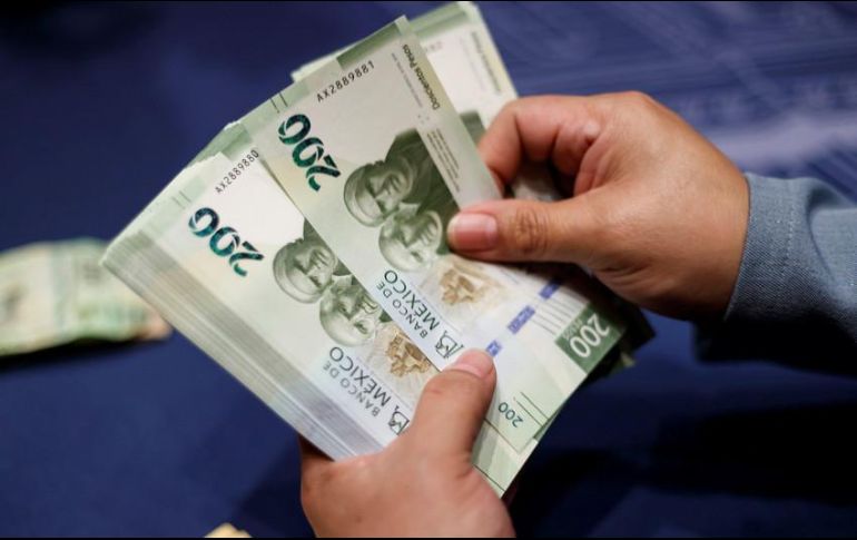 El tipo de cambio cerró este lunes en 20.08 pesos y se trata del nivel del peso más débil frente al dólar desde el pasado 23 de marzo. EFE/ARCHIVO