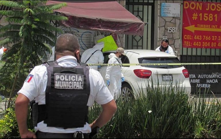 El periodista fue asesinado a balazos en la avenida Madero Poniente, en el centro de Morelia, cuando iba en su automóvil, tras salir del gimnasio. EFE/I. Villanueva