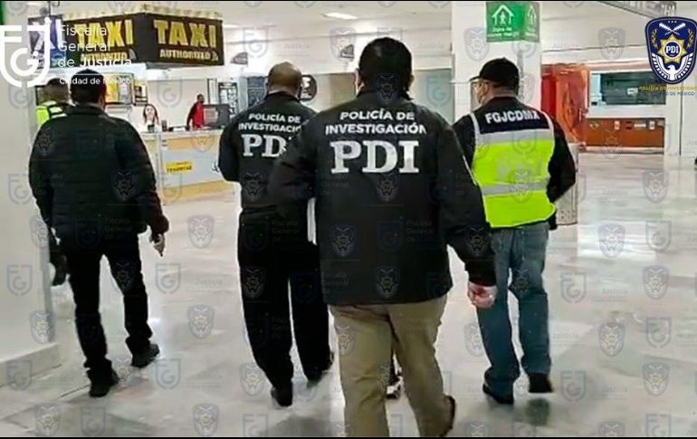 Agentes de la Policía de Investigación de la Fiscalía de CDMX con la colaboración de Interpol México realizaron la detención. TWITTER@FiscaliaCDMX