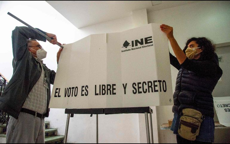 Se reporta que se lograron instalar 56 mil 958 mesas receptoras de voto de la consulta popular a nivel nacional. AFP/C. Cruz