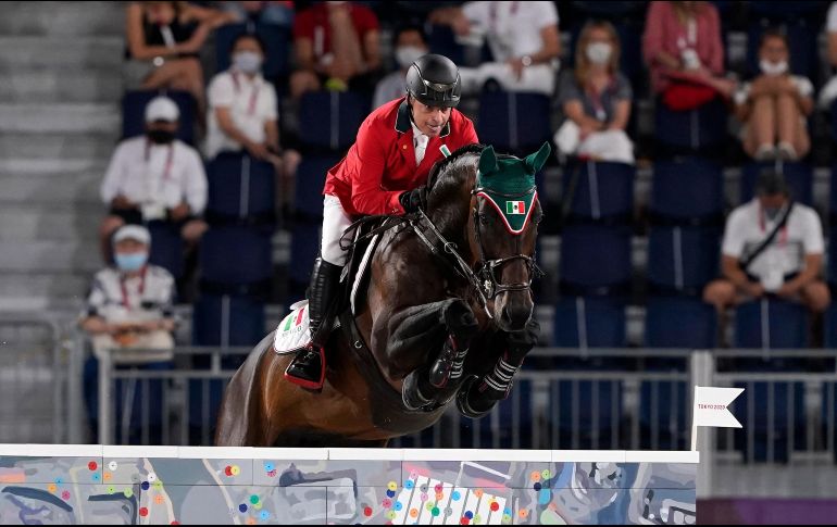 El mexicano Enrique González, durante la prueba de salto por equipos. AP / C. Kaster