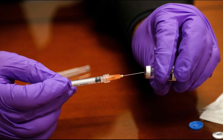 Autoridades llaman a todos los jaliscienses a vacunarse para evitar más contagios de COVID-19. AFP / ARCHIVO