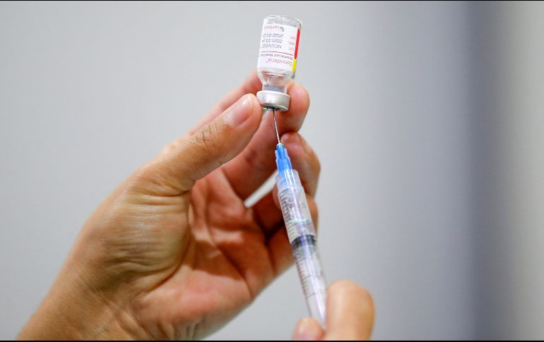 El plan es vacunar a los alumnos del primer ciclo educativo, cerca de 1.5 millones, en diciembre. AFP/ARCHIVO