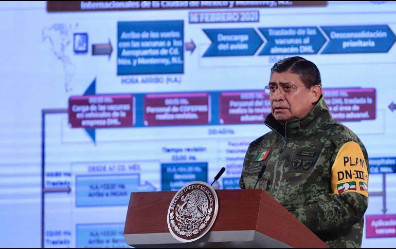 Luis Cresencio Sandoval informó que casi 68% de la población en Puebla está vacunada contra el COVID-19, con al menos una dosis. SUN / ARCHIVO