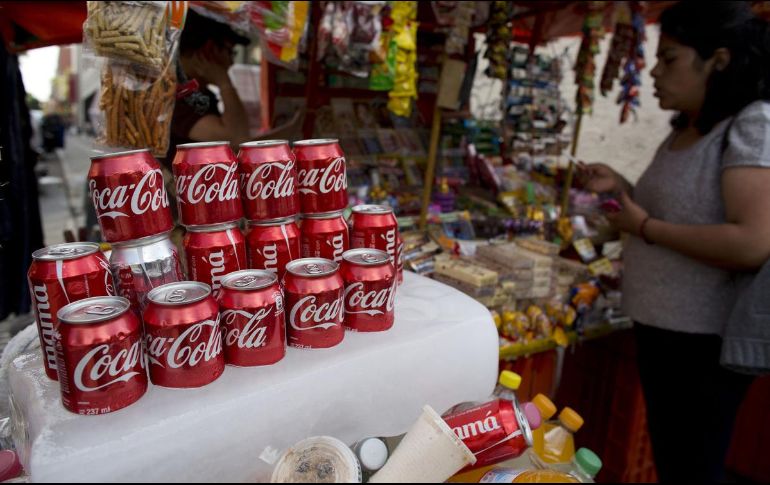 Aseguran que Coca-Cola mantendrá su plan de expansión en el mediano plazo, a partir de adquisiciones y crecimiento de su portafolio. AP/ARCHIVO