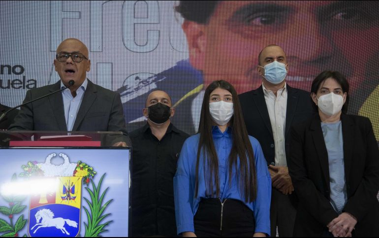 Representantes del gobierno venezolano de la Mesa de Diálogo anunciaron su decisión. XINHUA/M. Salgado
