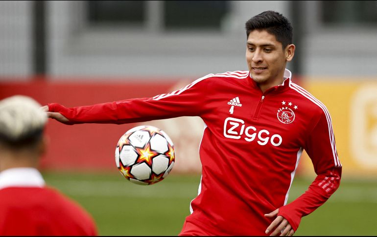 Edson Álvarez llegó al Ajax en 2019. AFP/M. Van Steen