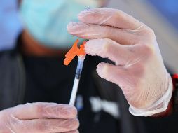Los médicos advirtieron sobre la necesidad de avanzar con la inmunización de menores en la capital, tal como se ha hecho en la provincia de Buenos Aires. AFP / M.Santiago