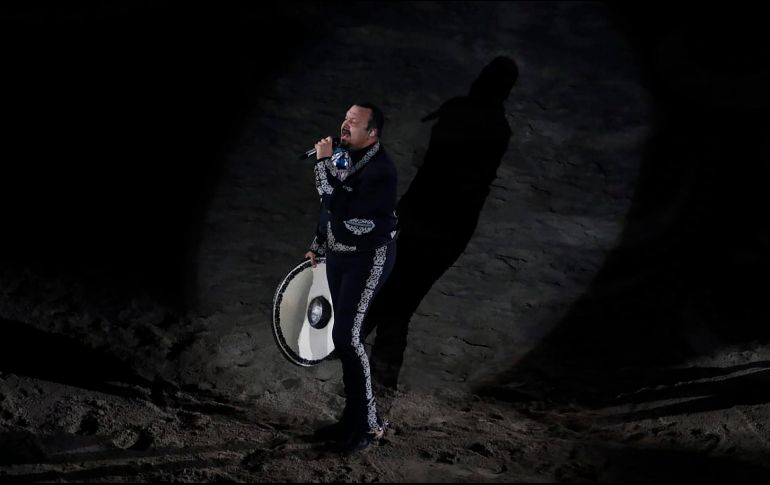 Pepe Aguilar dio el primer concierto masivo en la capital del país en lo que va de la pandemia, al cual asistieron más de 17 mil personas en la Arena Ciudad de México. SUN / C.Mejía