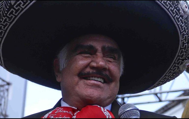 Vicente Fernández continúa estable y en rehabilitación tras haber sufrido una caída en su rancho Los Tres Potrillos. SUN / ARCHIVO