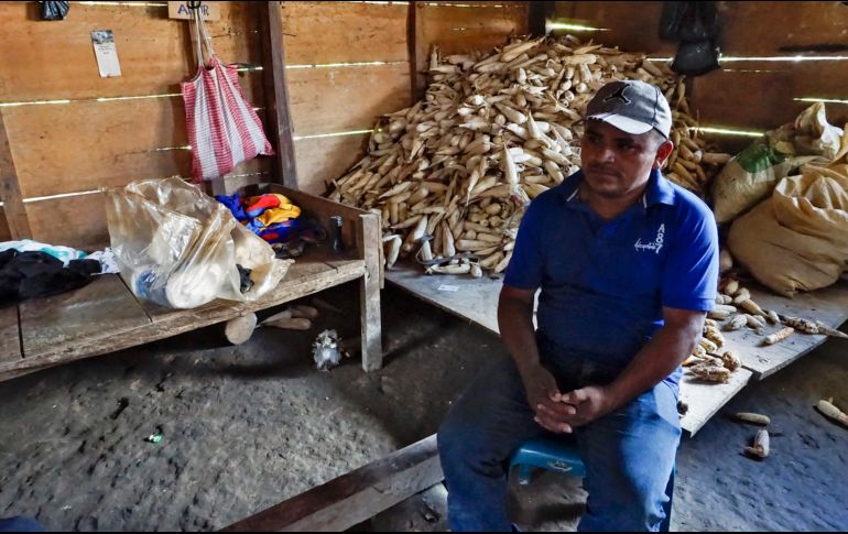 Lázaro Yat cuenta cómo la desgracia llegó a Cerro Azul cuando los huracanes Eta y Iota azotaron Centroamérica casi simultáneamente entre fines de octubre y principios de noviembre en 2020. AFP/J. Ordóñez
