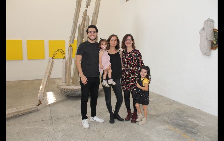 Daniel Guízar, Romina Flores, Sofia y Mariana Guízar y Elena Flores. 1099 Diego Flores. GENTE BIEN JALISCO/ESMERALDA ESCAMILLA
