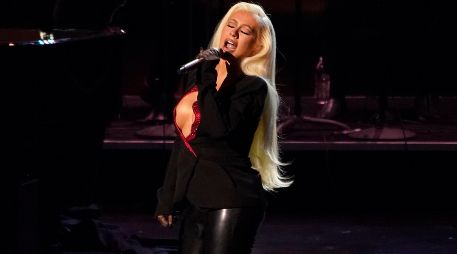 Otra gran hazaña fue la aparición de Christina Aguilera durante la gala, la estrella americana está de regreso en el mercado latino, además interpretó su nuevo tema “Somos nada”, en exclusiva para la premiación. AP/C. PIZZELLO
