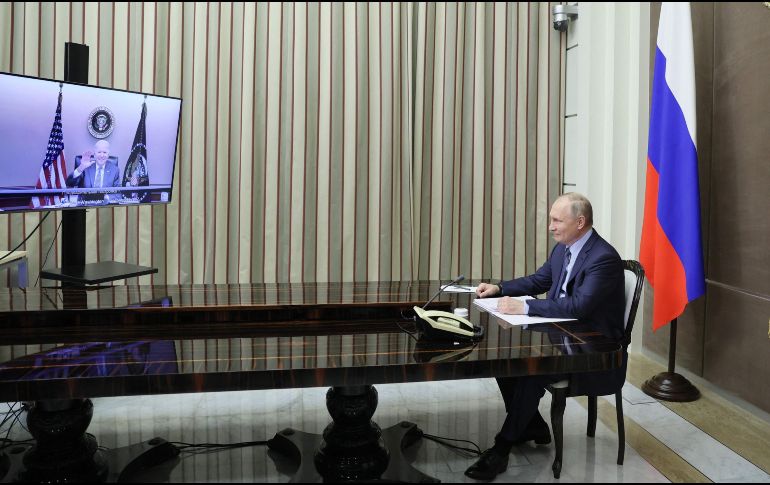 Vladimir Putin en la reunión por videollamada con el presidente Biden. AFP/Sputnik/M. Metzel