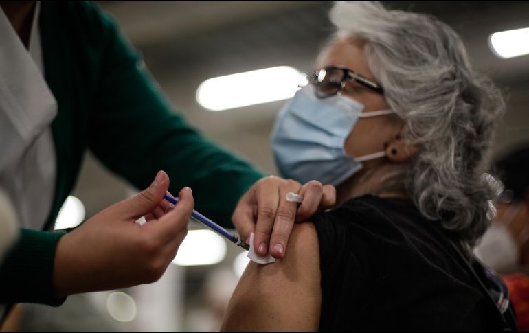 Suman 327 mil 629 dosis de la vacuna anticovid aplicadas durante la última jornada en México. XINHUA/F. Cañedo