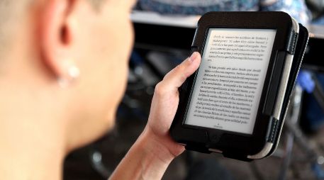 Leer es una actividad que no solo sirve para adquirir conocimientos, sino también como una válvula de escape del día a día que ayuda a aliviar el estrés. EL INFORMADOR / ARCHIVO