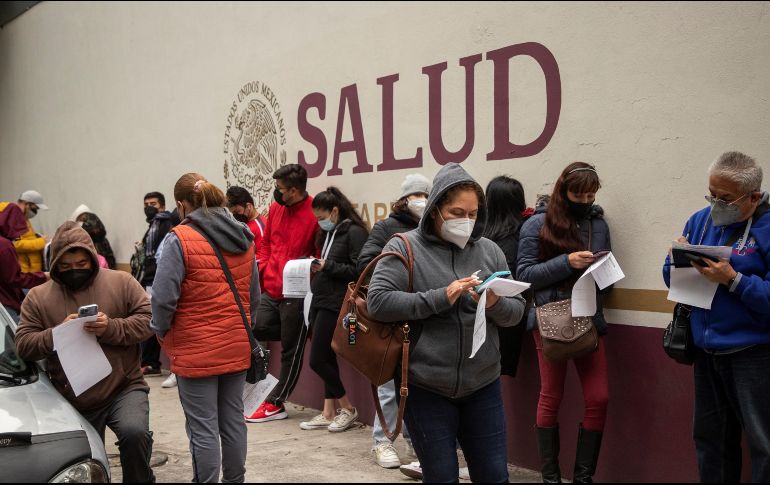 México encabeza la lista de países con mayor mortalidad por cada 100 casos, con 7.5%. EFE/M. Hartz