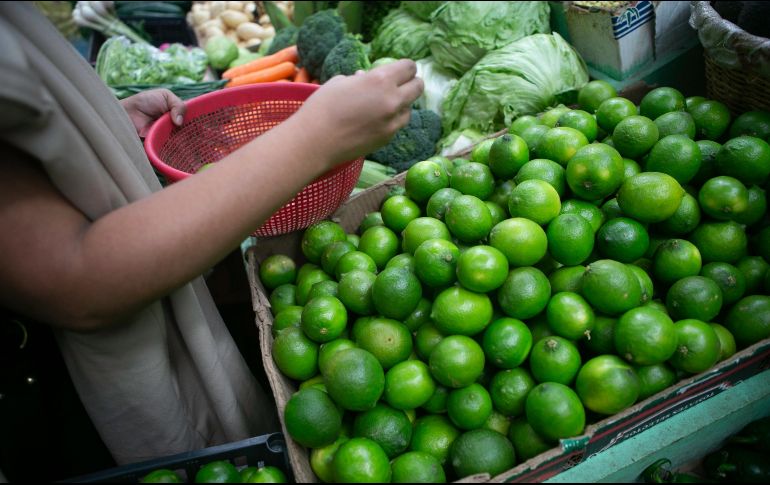 Junto con el limón, el chile poblano y el tomate verde lideran los productos que más aumentaron sus precios de 2021 a 2022. EL INFORMADOR / ARCHIVO