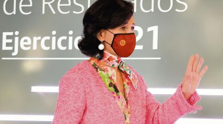 Ana Botín, CEO de la compañía, presentó el reporte de utilidades de Santander durante el 2021. EFE/Zipi