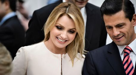 Angélica Rivera y Enrique Peña Nieto fueron pareja desde 2008 hasta 2019, legalmente, pero Cynthia Klitbo, amiga de la exprimera dama, asegura que durante el sexenio del priista, él la engañó. AP / ARCHIVO