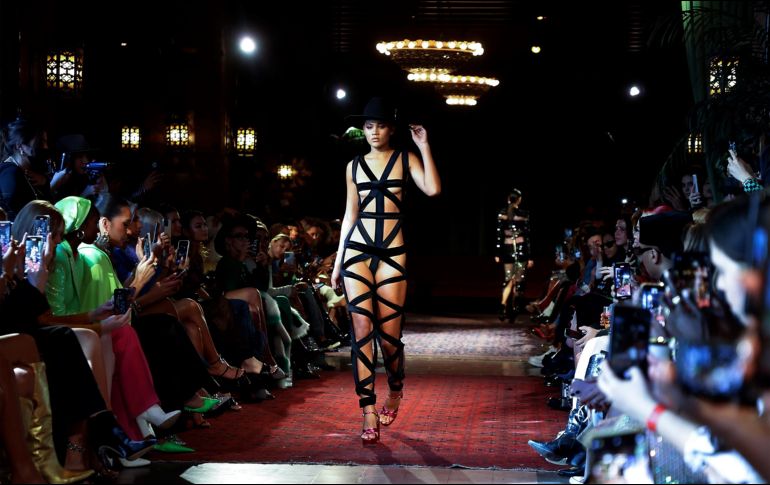 Modelo desfilando para la marca australiana Bronx and Banco en la Colección de Otoño 2022 durante la Semana de la Moda en Nueva York. EFE/J. SZENES