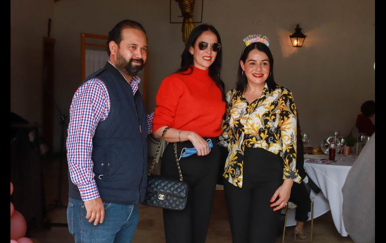 Eduardo Torres, Iliana Carballido y Paulina Corella. GENTE BIEN JALISCO/ANTONIO MARTÍNEZ