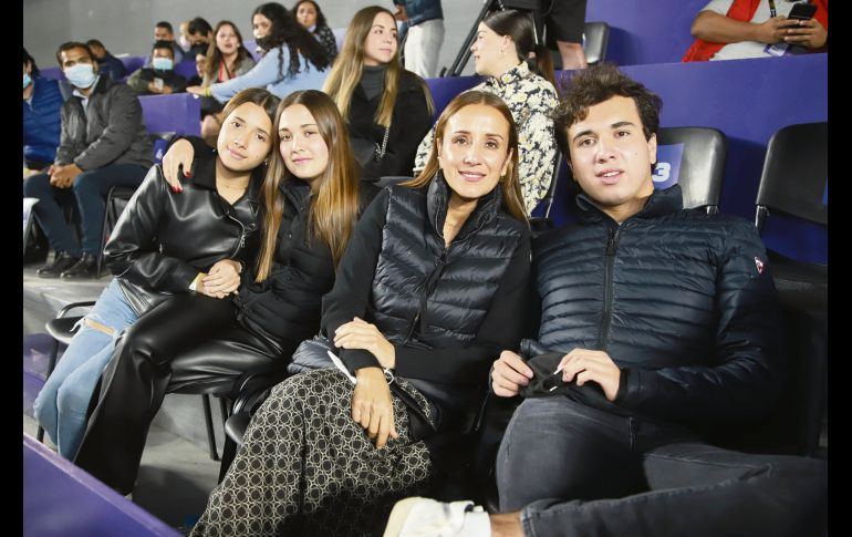 Luciana Lemus, Regina Lemus, Maye Villa y Juan Pablo Lemus. GENTE BIEN JALISCO/ ANTONIO MARTÍNEZ