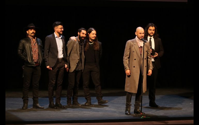 El premio a Mejor Artista Rock Alternativo fue para Ray Coyote. EL INFORMADOR/A. Navarro