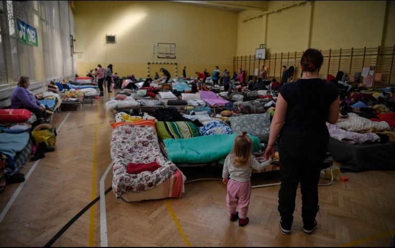 Adviertes que hasta cuatro millones de personas podrían huir de Ucrania debido a la guerra. AFP/L. Gouliamaki