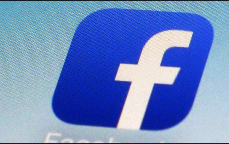 Facebook es una de las redes sociales más utilizadas, ya que permite estar en contacto con familiares y amigos.