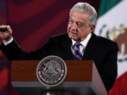 AMLO pidió a los mandatarios estatales no confiarse y reforzar la vacunación en el país para prevenir una nueva ola de COVID. AFP/C. Cruz