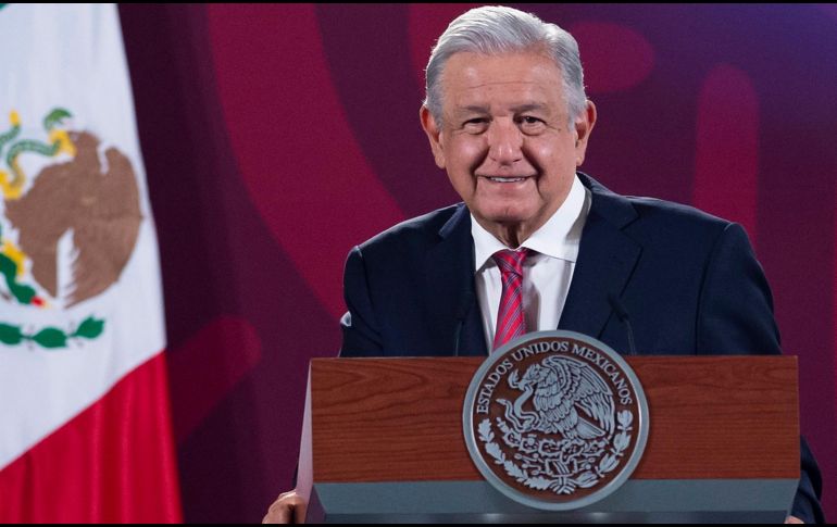 López Obrador difunde una encuesta publicada en redes sociales sobre cómo debería de llamarse el nuevo organismo, ya sea Agencia Mexicana de Litio (AMLITIO) o Litio Mexicano (LITIOMEX). EFE / Presidencia de México