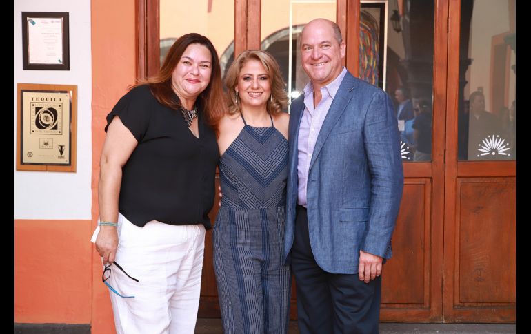 Elisa Sánchez, Jaime Orendain y Tere Guerra. GENTE BIEN JALISCO/Tony Martinez