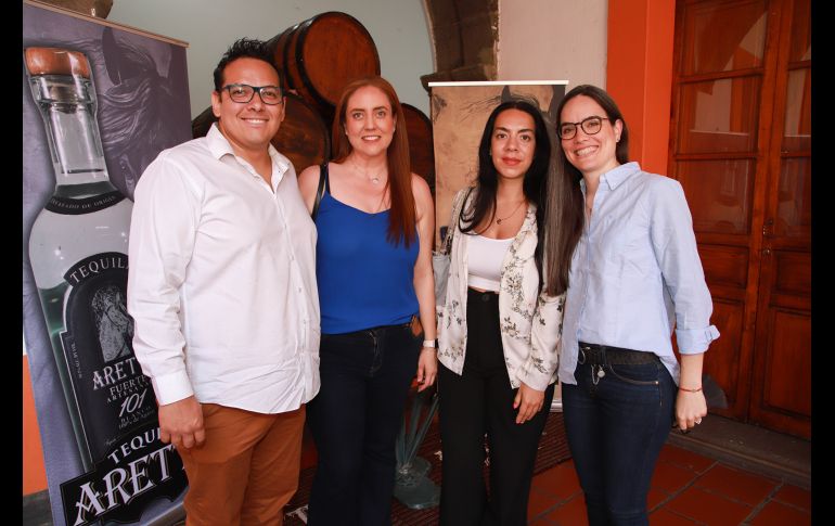 Juan Francisco García, Estefanía Salinas, Berenice Herrera y Palmira Martínez. GENTE BIEN JALISCO/Tony Martinez