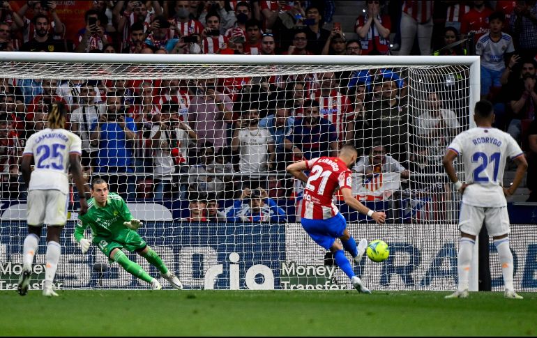 Carrasco marcó el único tanto del partido desde el manchón penal. AFP/P. MARCOU