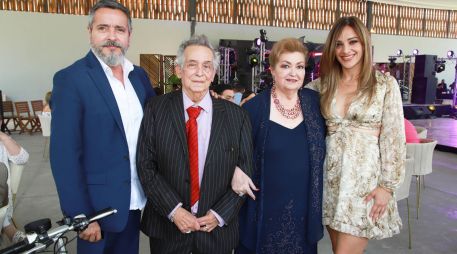 Carlos Alvirde, Alberto Barreto, Lita Michel Velasco y Gina Gómez. GENTE BIEN JALISCO/ Antonio Martínez