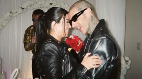 En abril pasado ambos hicieron una pequeña ceremonia en Las Vegas compartiendo sus votos, pero este domingo todo fue muy casual y muy pequeño. INSTAGRAM / kourtneykardash