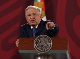 López Obrador se compromete a que se contratará de manera inmediata a los médicos y 