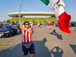 Rafael Silva y su familia, este día acudieron a la cancha del Estadio Akron para apoyar al Club Deportivo Guadalajara. EL INFORMADOR/D. REOS