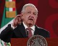 "En el caso de los periodistas asesinados se está procurando que se aclaren los motivos, se detenga a los culpables", dijo López Obrador durante la "mañanera". EFE / J. Méndez