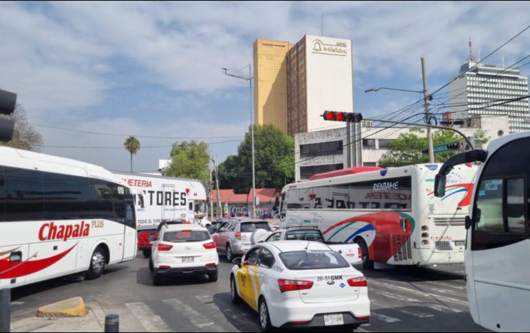 La UdeG lleva a cabo hoy la megamarcha, la cual tendrá cinco rutas que convergerán alrededor de las 11:45 horas en Plaza Liberación del Centro de Guadalajara. EL INFORMADOR / E. Granados