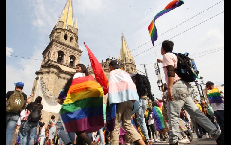 Integrantes de la comunidad lesbiana, gay, bisexual, transgénero, transexual, travesti, intersexual y queer (LGBTTTIQ) tomaron las calles de Guadalajara en el Día del Orgullo.- EL INFORMADOR/ A. CAMACHO
