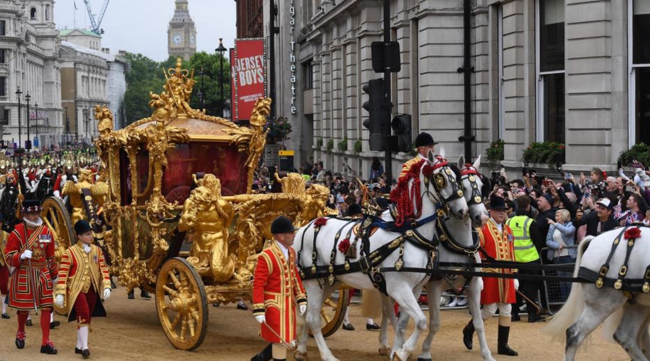 La reina Isabel II celebró 70 años en el trono británico. EFE / A. Rain