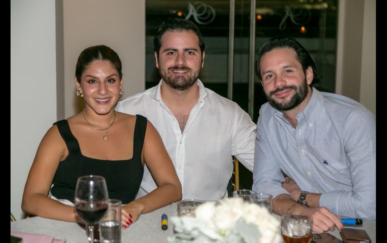 Andrea Chalita, Salvador Méndez y Diego Campoy. GENTE BIEN JALISCO/Jorge Soltero