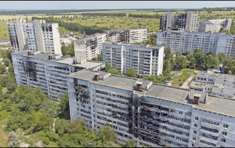 Zonas habitacionales de Járkov fueron blanco de los misiles rusos que buscan el control de la ciudad. EFE