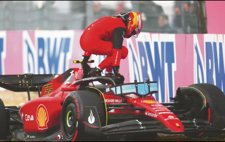 Carlos Sainz ha sufrido dos accidentes en la actual temporada, uno de ellos prácticamente en casa de Ferrari, durante el GP de Emilia Romaña en Italia. ESPECIAL