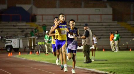 Jonathan Reyes (Sub16) se quedó con el primer puesto de los 2,000 mts. planos con un tiempo de 5 minutos 43 segundos. ESPECIAL / Code Jalisco