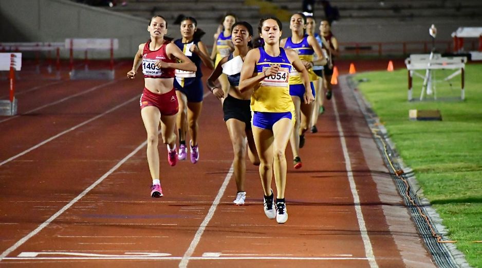 María López se llevó la medalla de oro en los 800 metros planos en la categoría Sub-18. ESPECIAL / Code Jalisco