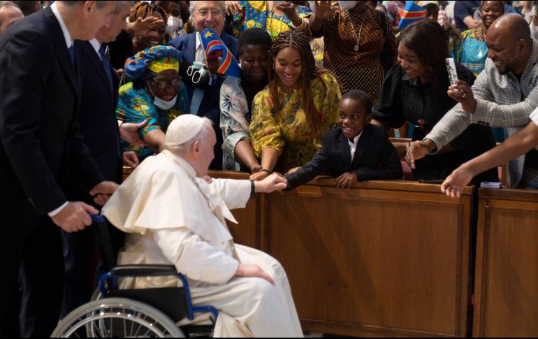 Sobre la situación con su rodilla, el Papa Francisco asegura que está 