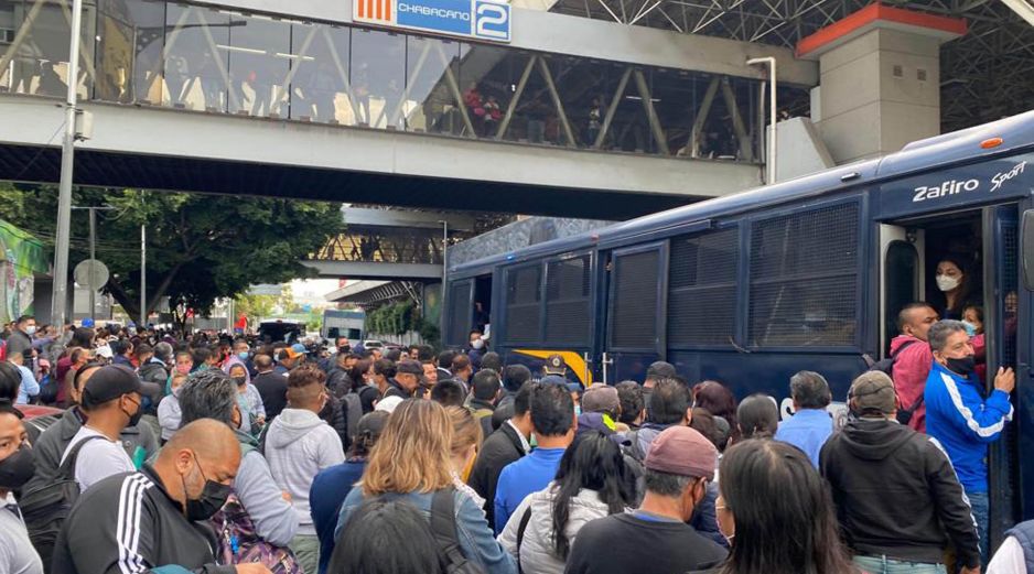 El Metro de la Ciudad de México ha sufrido fallas constantes, lo que genera polémica. SUN
